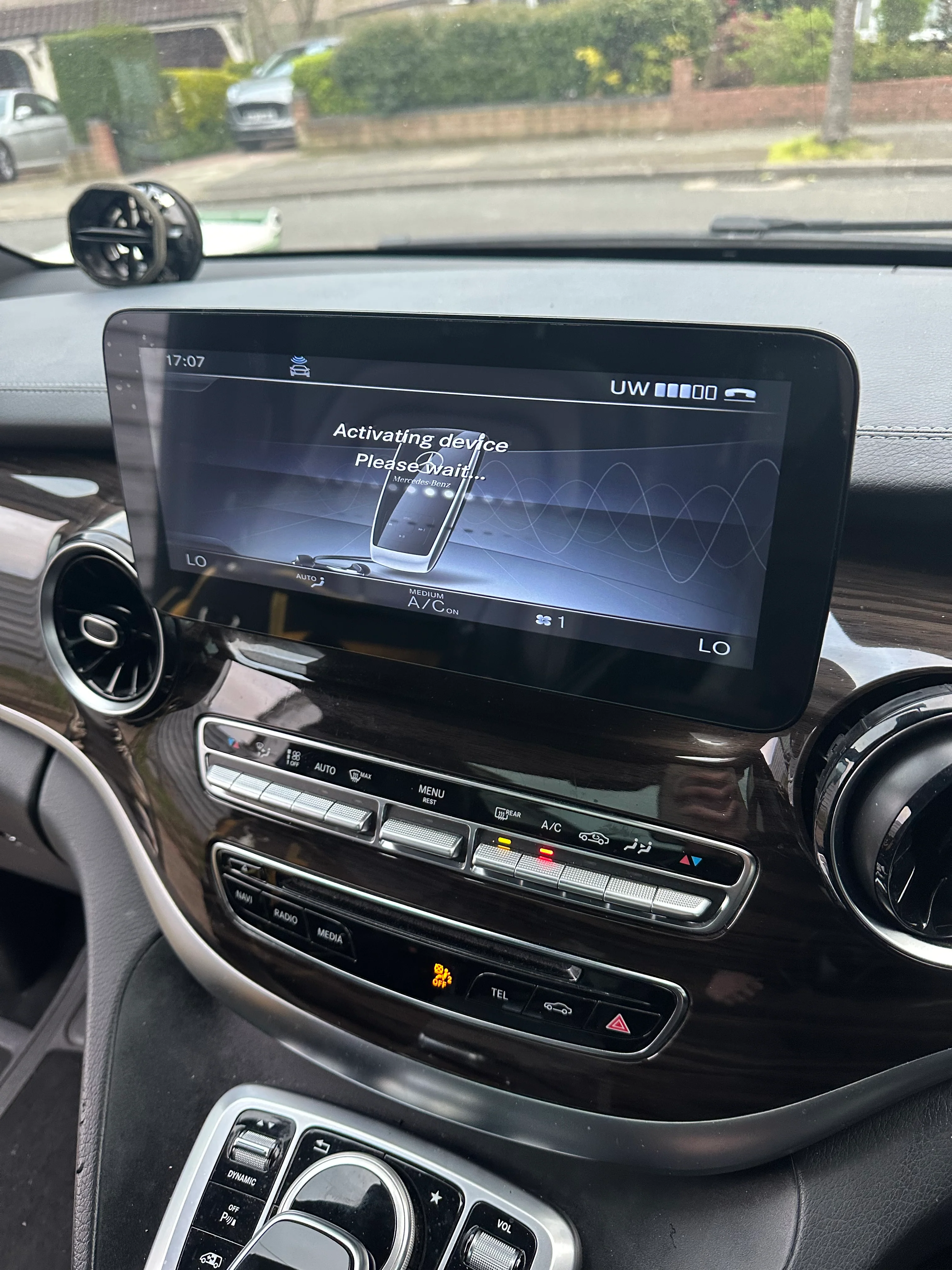 Mercedes V Class 2016-2023 Wireless Apple CarPlay Touchscreen Kit - Image 3