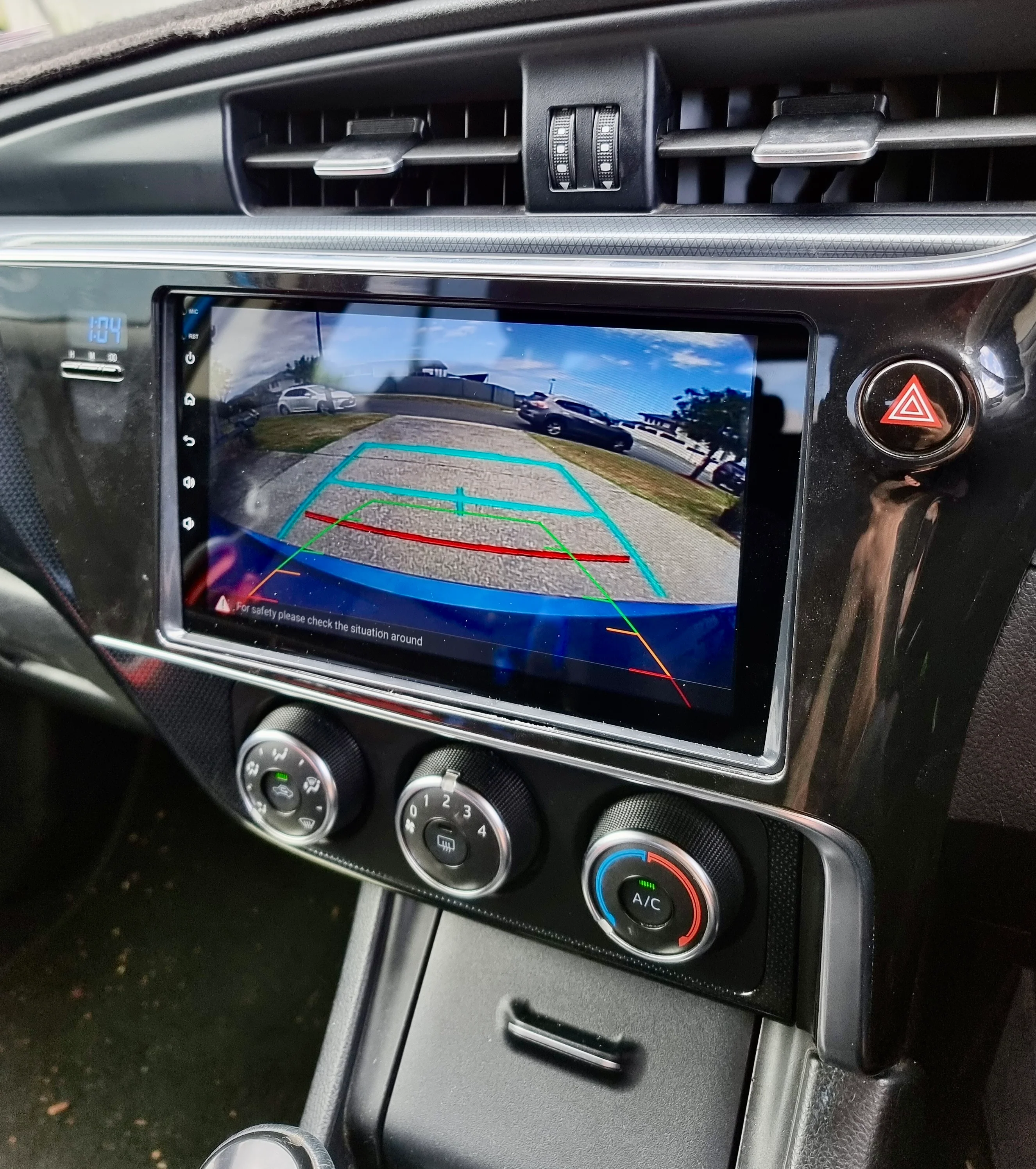 Toyota Auris/Corolla Hatchback 2013-2018 Wireless Apple CarPlay Upgrade Kit