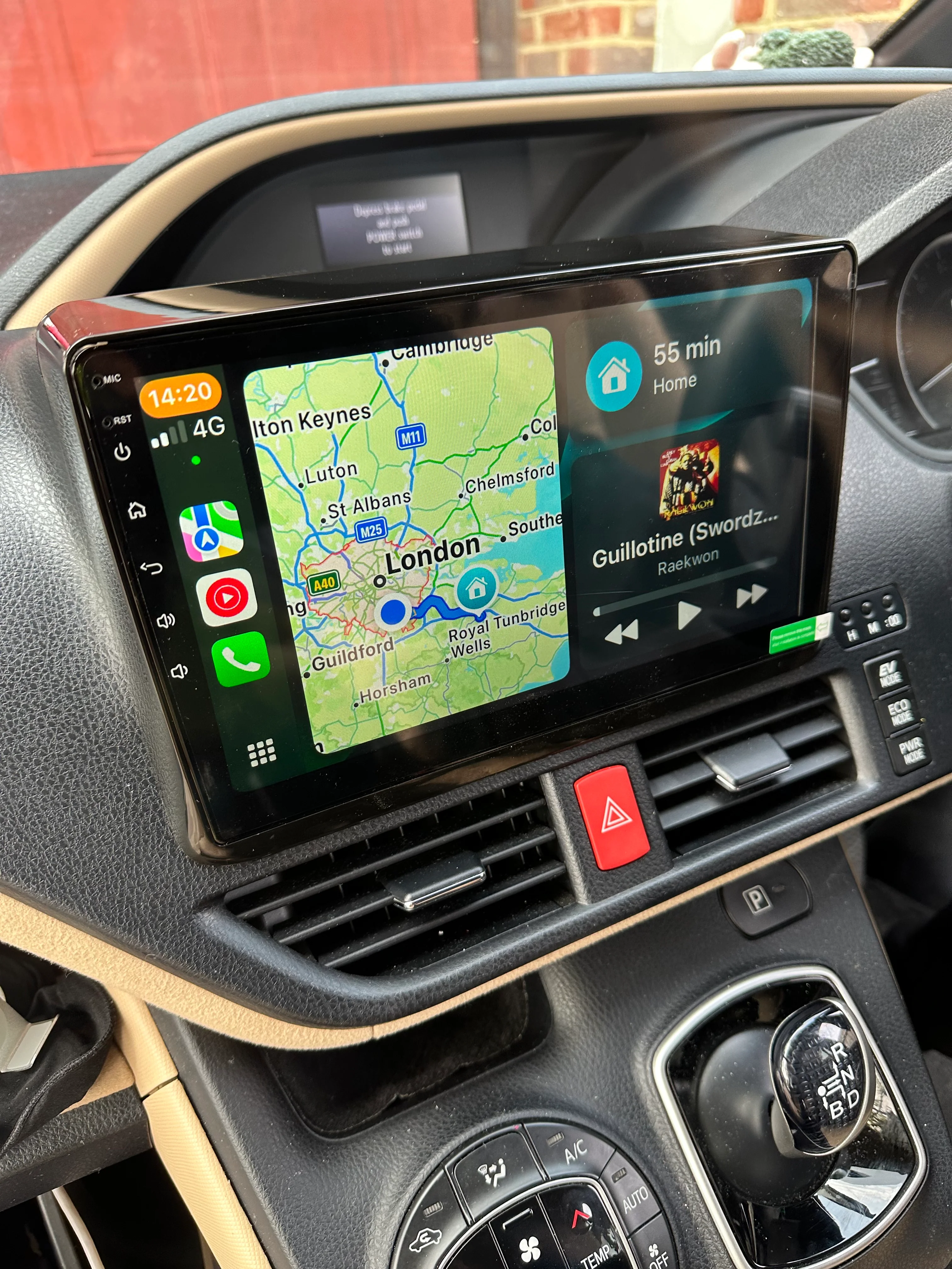 Toyota Noah/Voxy 2014-2020 Wireless Apple CarPlay Upgrade Kit