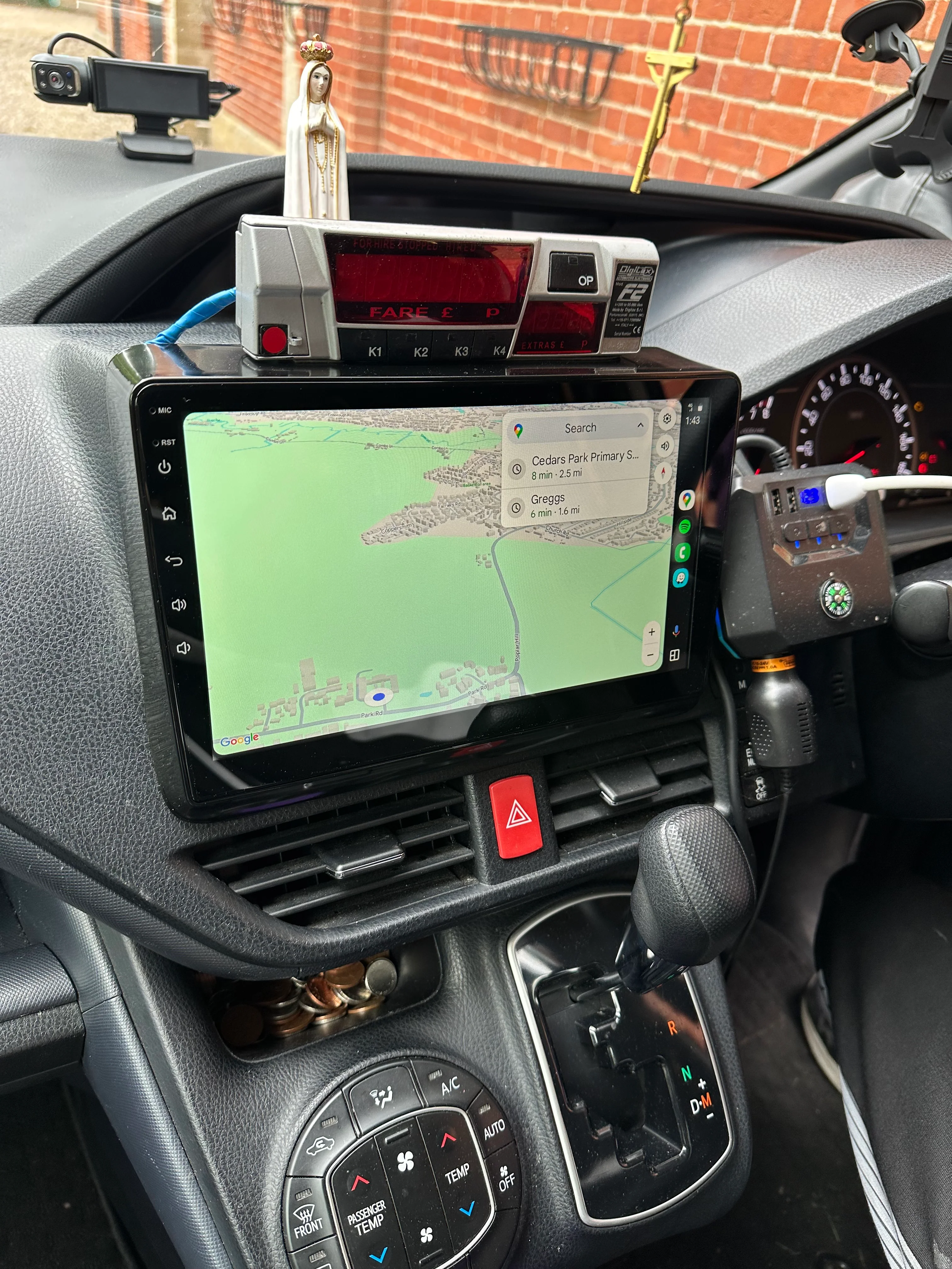 Toyota Noah/Voxy 2014-2020 Wireless Apple CarPlay Upgrade Kit - Image 3