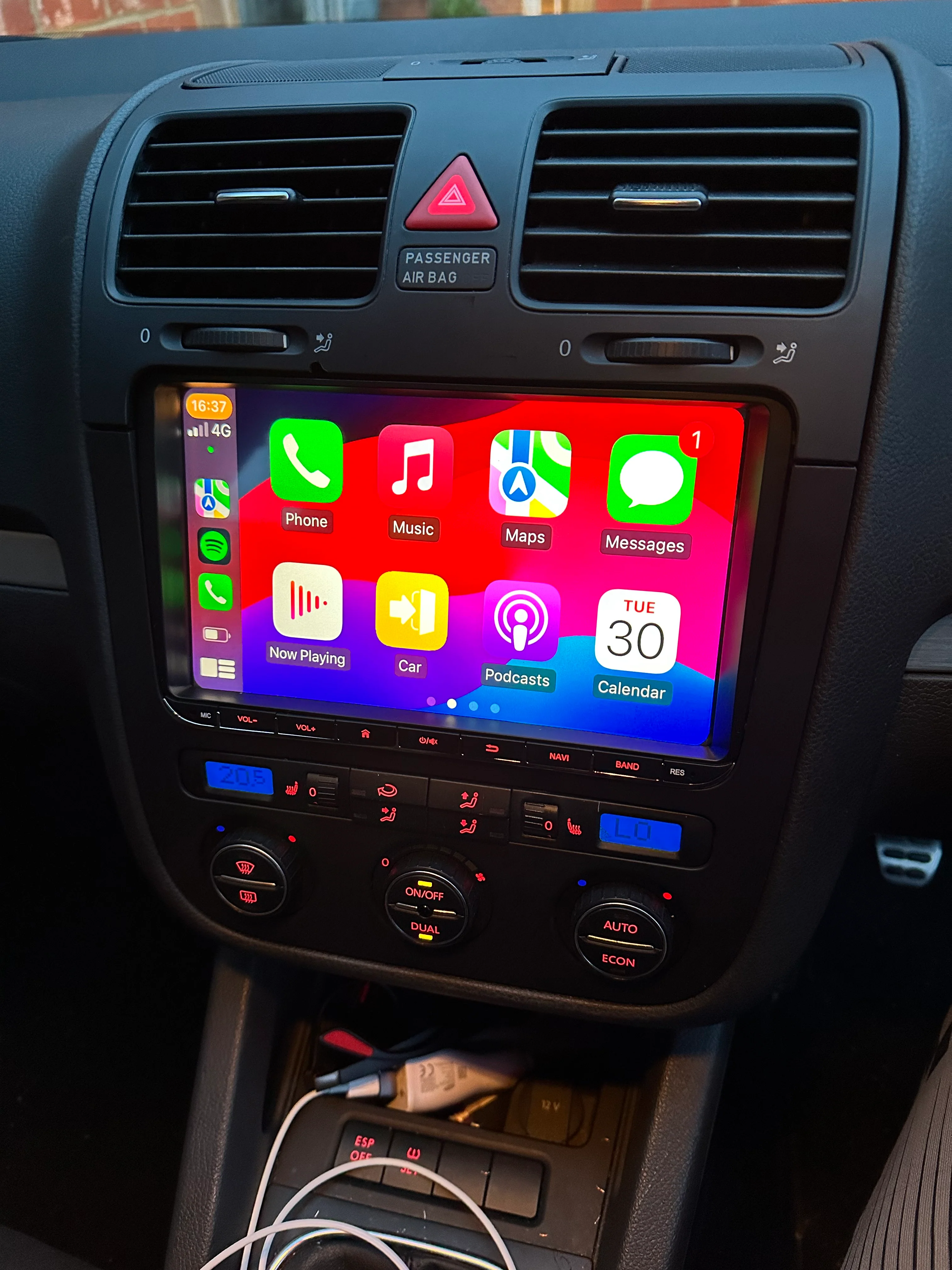 VW Golf 2004-2009 Wireless Apple CarPlay Upgrade Kit - Image 2